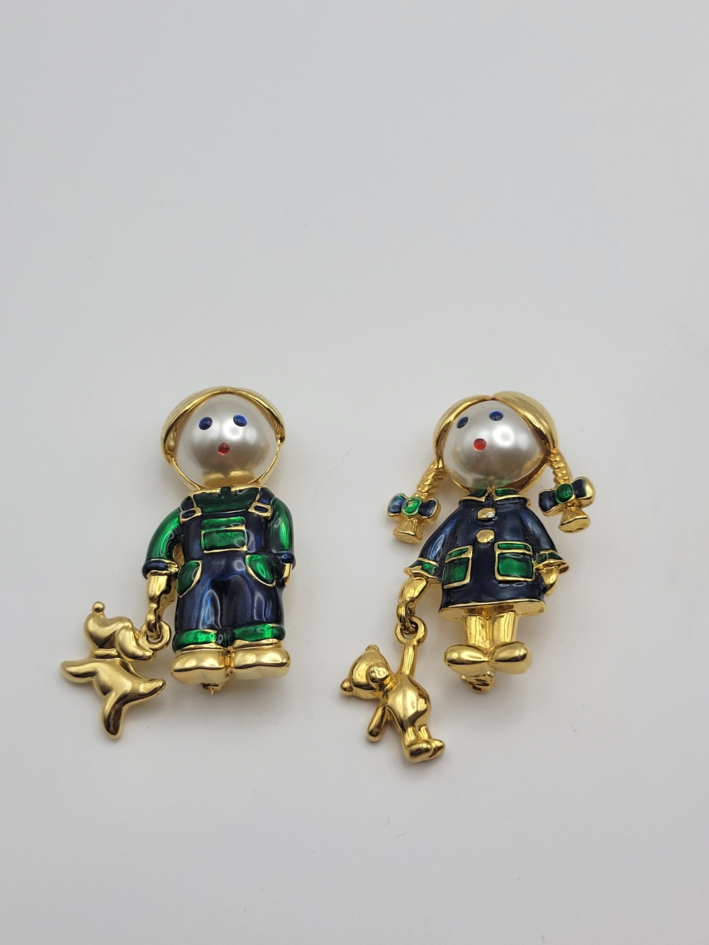 Adorable! VTG Carolee Enamel Girl And Boy Dangle Brooches